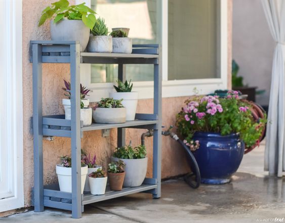 outdoor plant stand