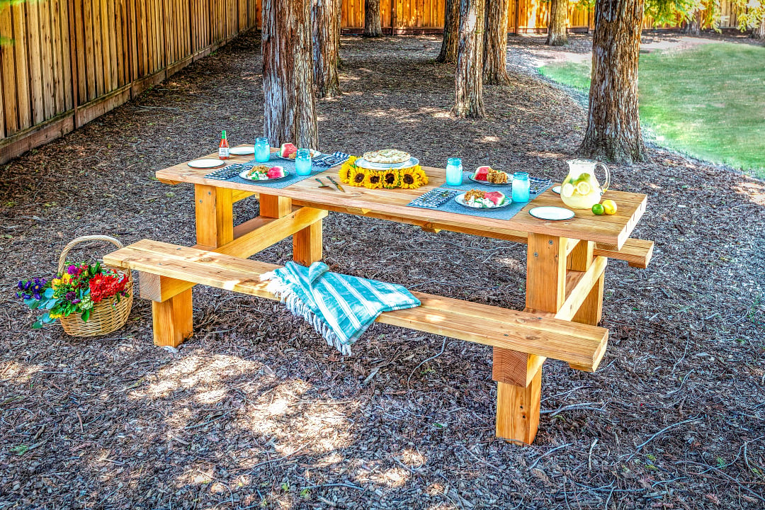 timber picnic table