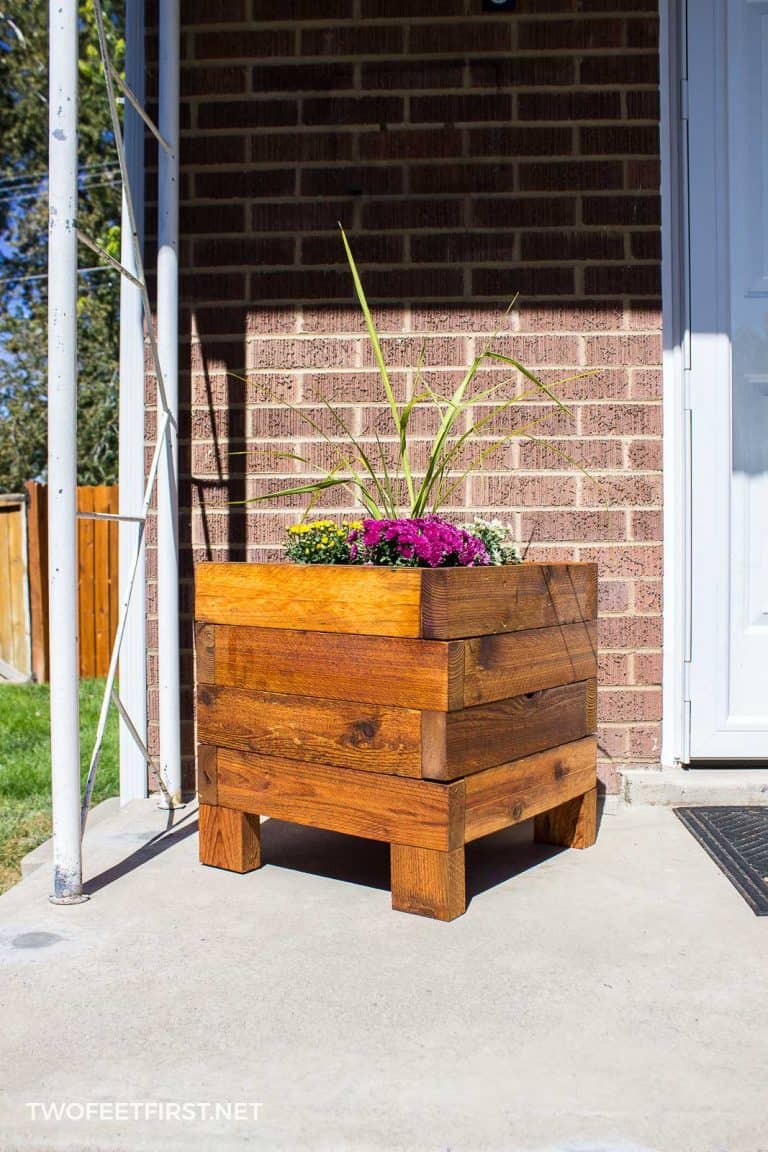 square planter box planter made with 2x4's 