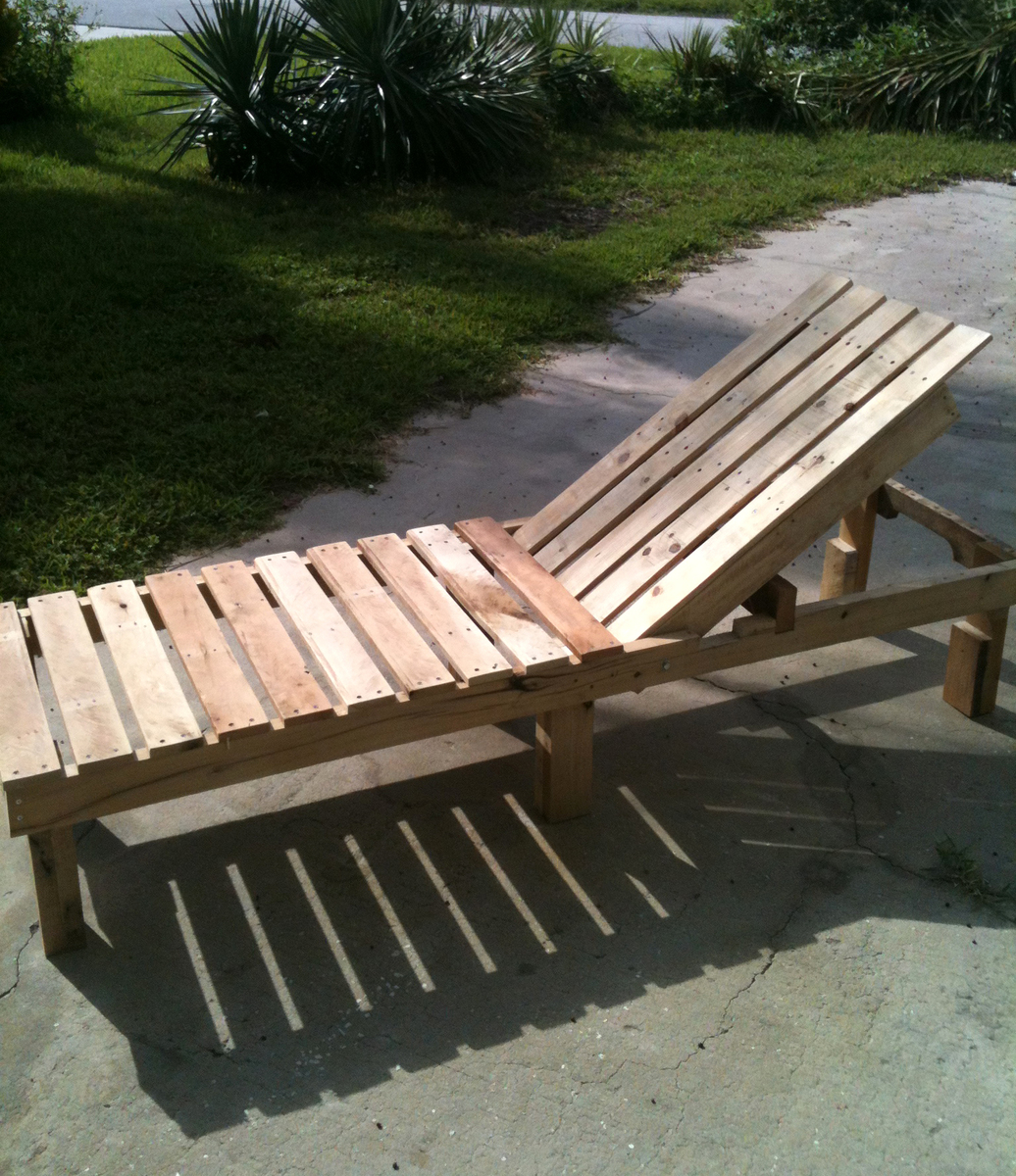 Chaise Lounge Chairs Made From Pallets