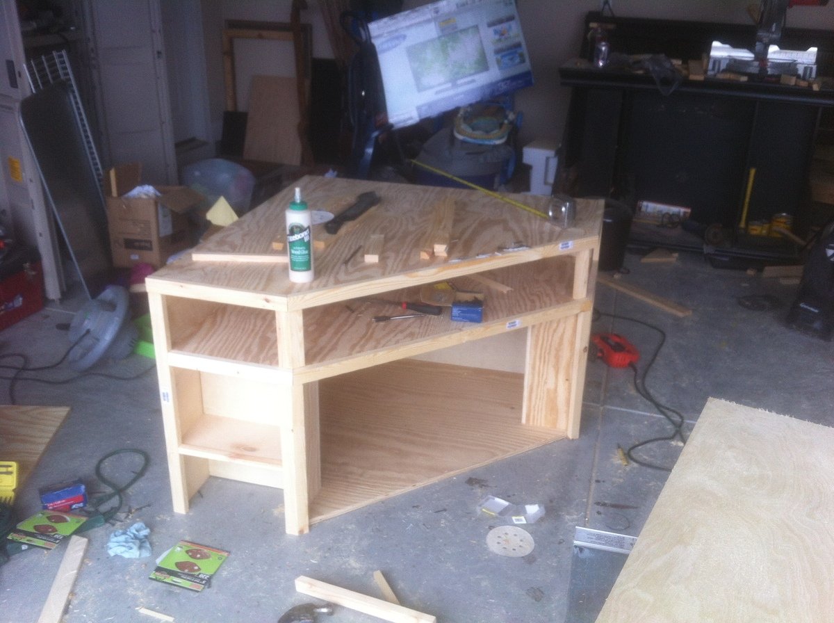 Build Floating Corner Shelves - DIY Woodworking Projects