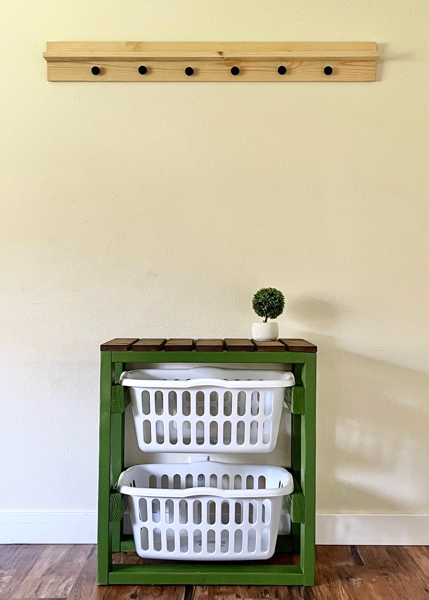 laundry basket stand