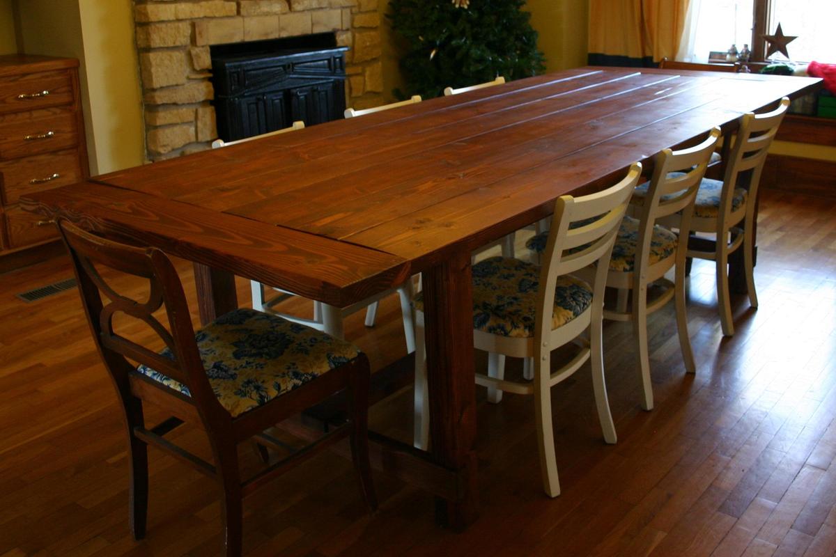 made this table using Ana's design for the Farmhouse Table and the 