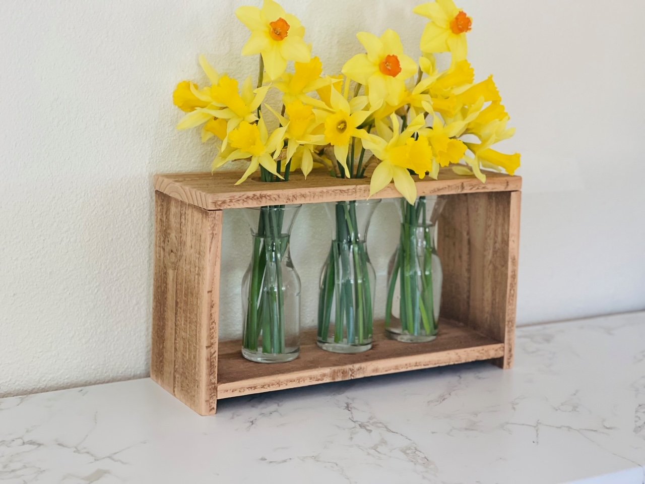 diy floral centerpiece wood frame bud vase