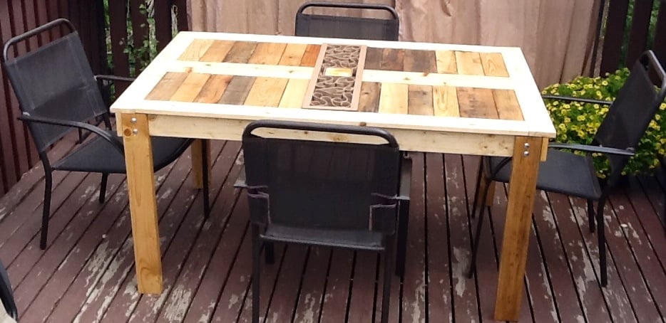 Modified Outdoor Pallet Patio Table, How To Make Patio Table From Pallets
