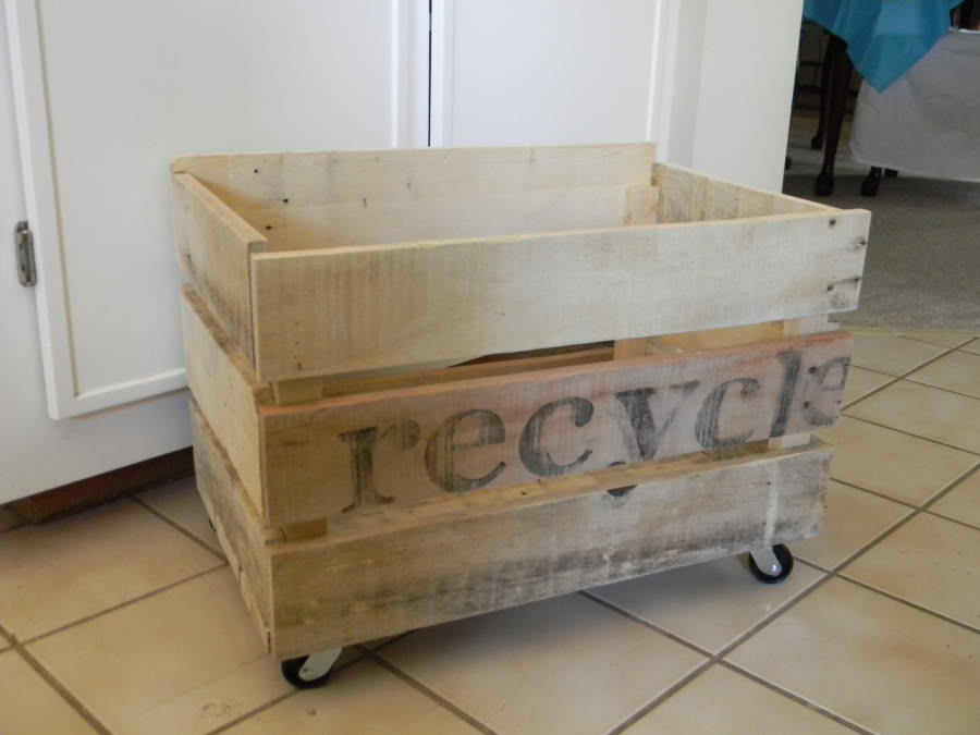 White And Metallic Gold Wood Crate DIY