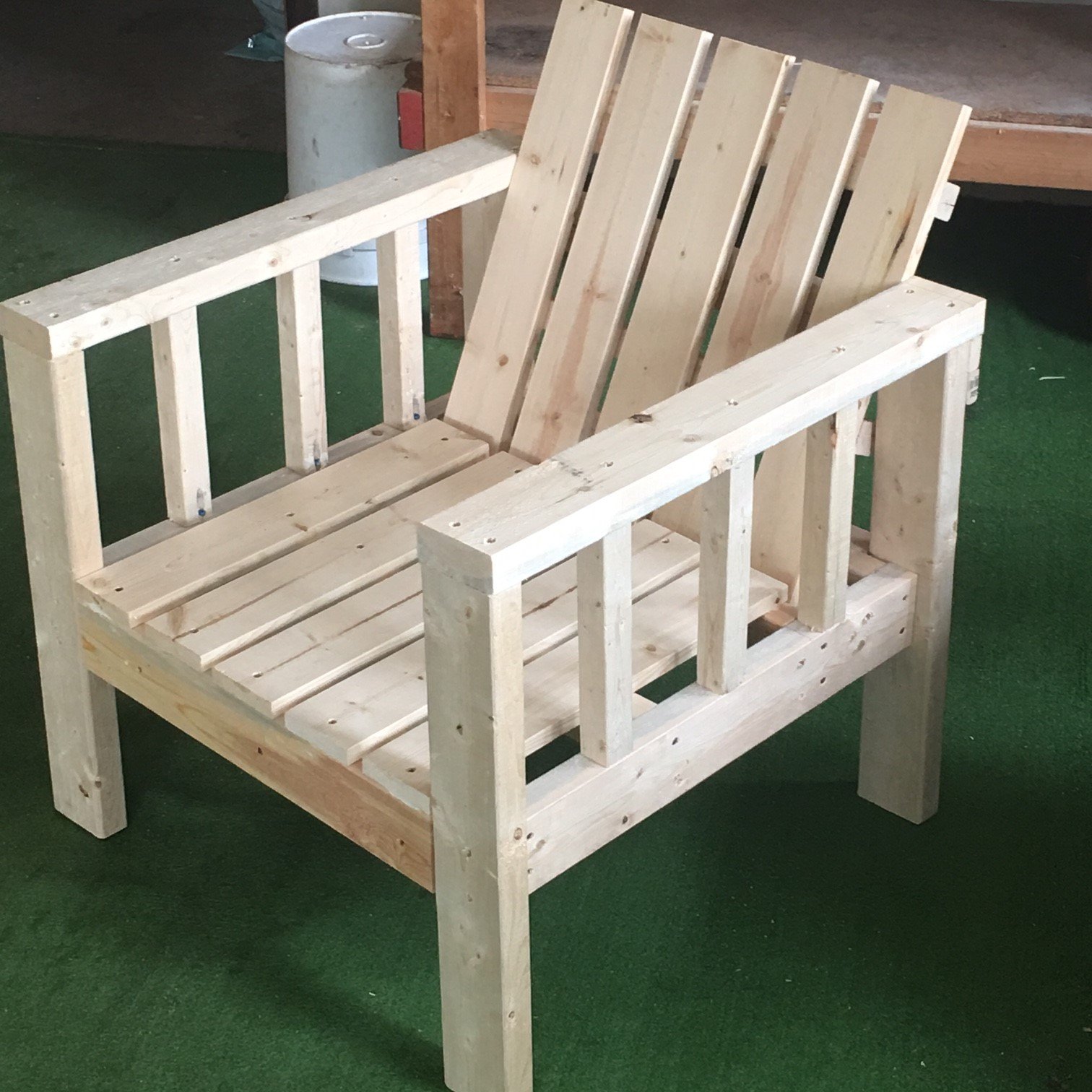 My Simple Outdoor Lounge Chair with 2x4 modification | Ana White