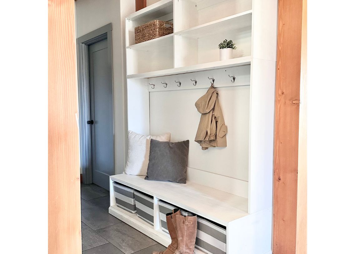 mudroom hutch entryway plans