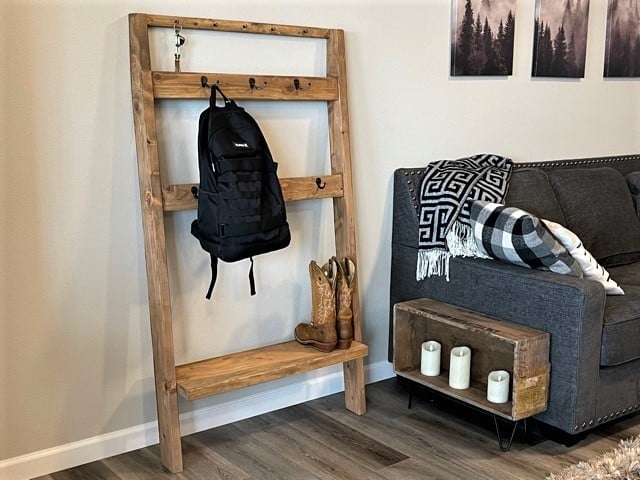 apartment mudroom