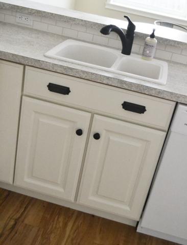 36 Sink Base Kitchen Cabinet - Momplex Vanilla Kitchen