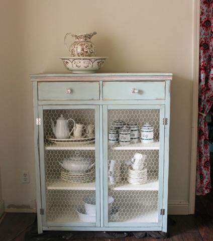 Little Projects… Lots of 'em  Shabby chic ikea, Cabinet liner