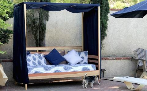 outdoor canopy lounger