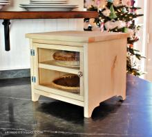 countertop pie safe