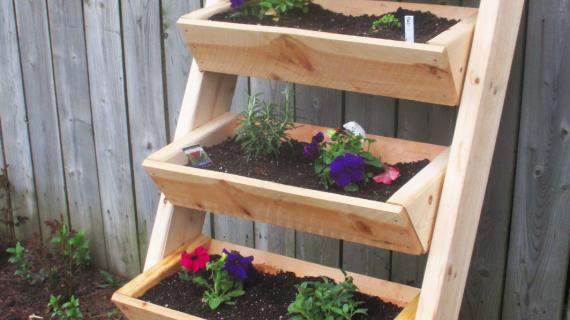 Cedar Vertical Tiered Ladder Garden Planter | Ana White