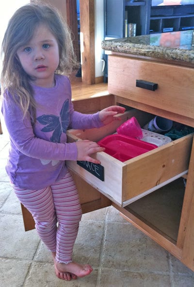 pull out drawers in kitchen cabinets